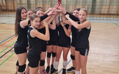 MEDOBČINSKE PRVAKINJE V ODBOJKI